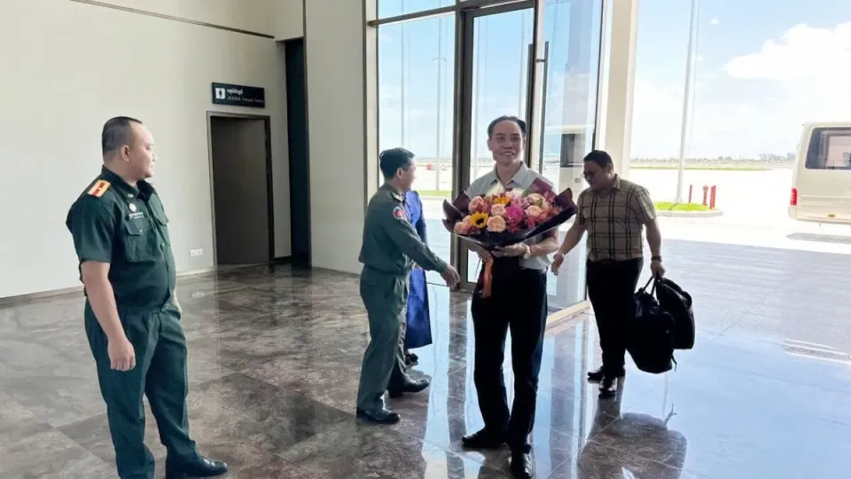 Laos deploys two officers to ASEAN Observer Team to monitor Cambodia-Thailand border