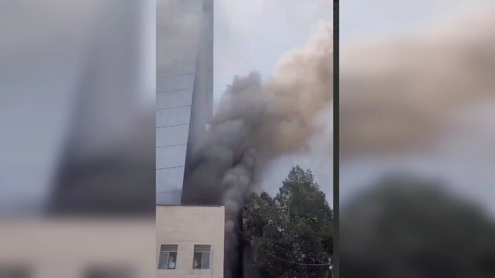 مهار آتشسوزی گسترده در هتل 15 طبقه در بزرگراه چمران/ نجات محبوسشدگان و مصدومیت یک نفر