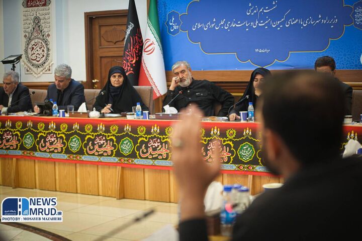 توسعه کریدورهای شمال - جنوب و شرق - غرب اولویت دولت است/ موضوع مسکن نباید به واگذاری زمین تقلیل داده شود