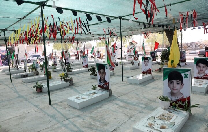 اداي احترام اعضاي کميسيون امورداخلي کشور به دانشآموزان شهيد مدرسه شجره طيبه ميناب