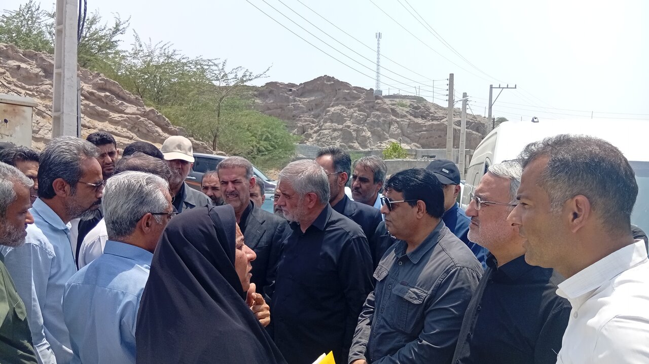 پیگیری رفع مشکلات و معضلات شهری محله گروصالحی میناب  از سوی نمایندگان