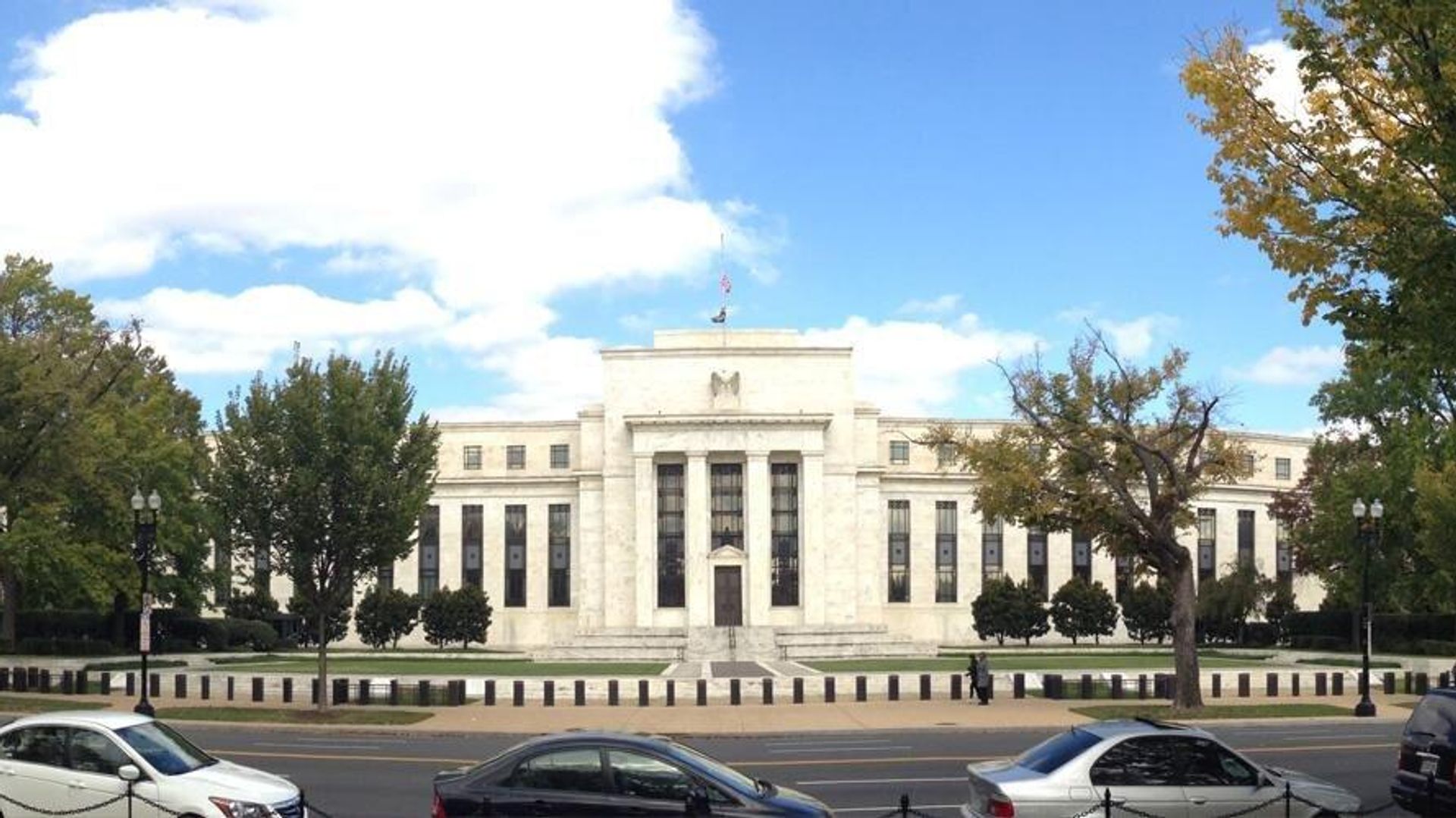 الاحتیاطی الفیدرالی الأمریکی یثبت أسعار الفائده عند نطاق 3.5 - 3.75%