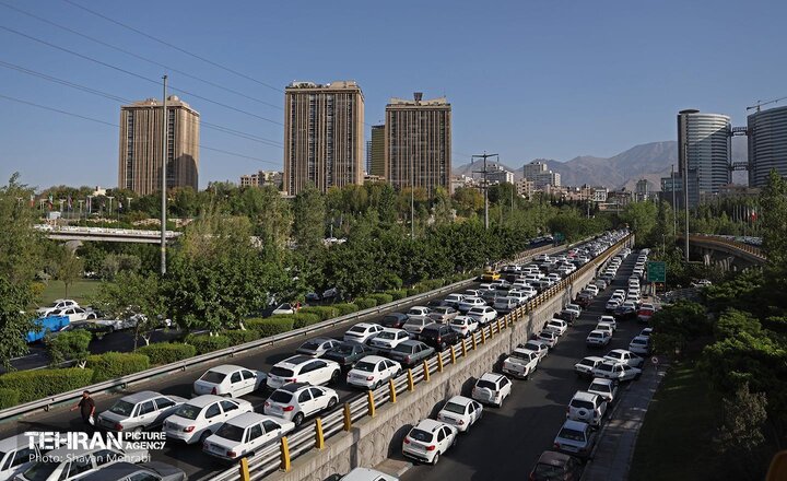 ترافيک سنگين درمحورهاي منتهي به تهران و کرج