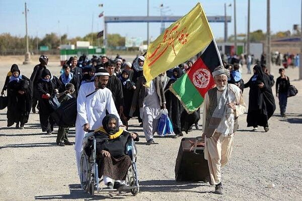 تداوم ورود زائران افغانستاني از مرز دوغارون براي حضور در مراسم دهه پاياني صفر
