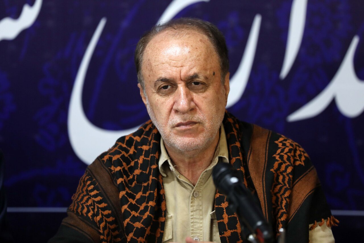 یوسفی: دولت خود را پشت شرایط جنگی و اضطرار پنهان کرده است/ حاجی بابایی: دولت باید به موضوع افزایش قیمت‌ها رسیدگی کند