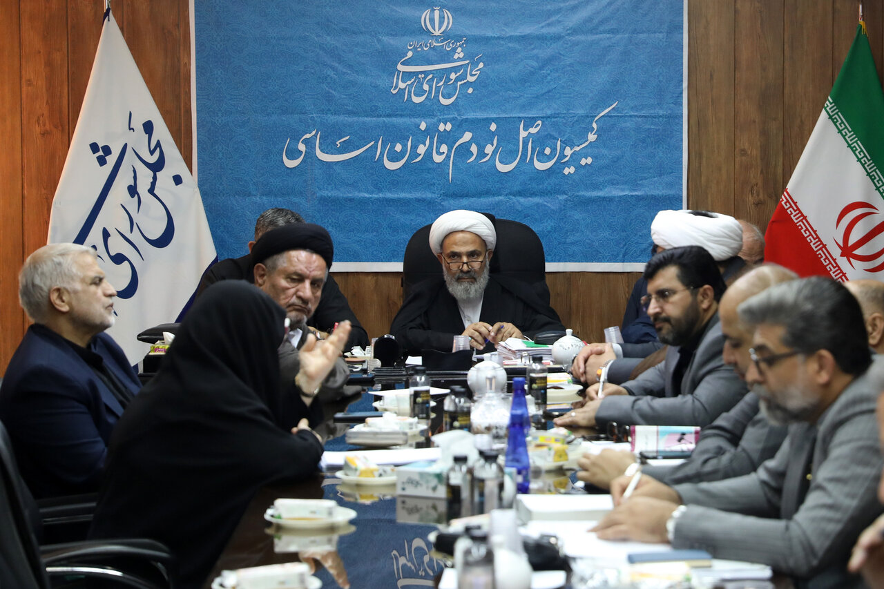 تشکيل کميته مشترک مجلس و دولت براي حل اختلاف بر سر واگذاري سهام سايپا