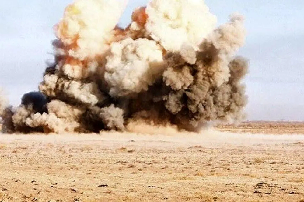 انجام عملیات انهدام مهمات باقی‌مانده از تجاوزات دشمن در شهرستان پاکدشت