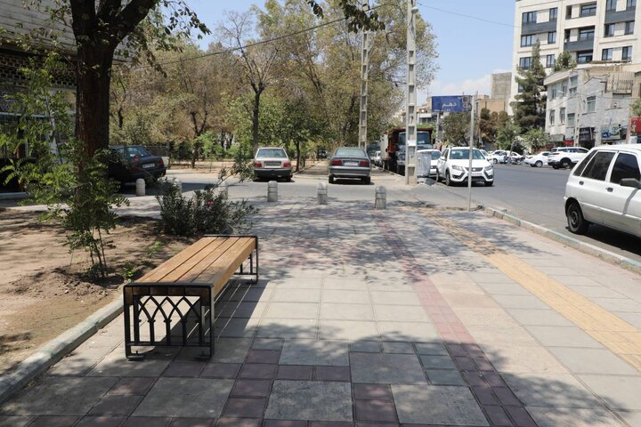 20 نیمکت و 9 مخزن زباله در دو محور منطقه 19 نصب شد