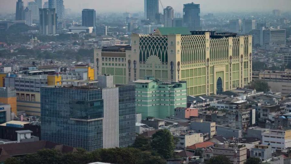Worry about jobs, spending power hurts Indonesian consumer confidence
