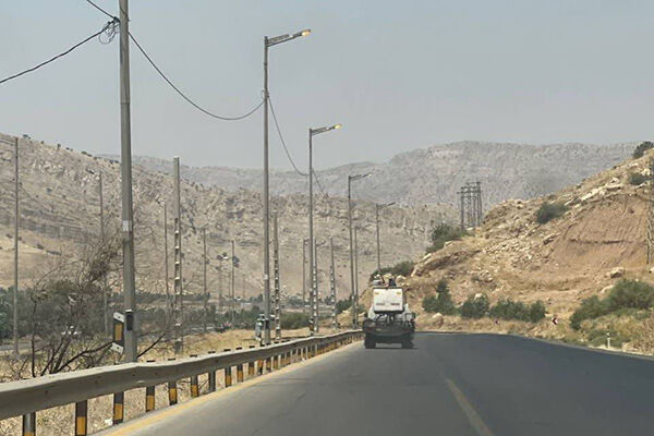 اجرای 4 کیلومتر روشنایی طولی در محور بابازید ـ پلدختر