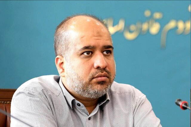کوتاه آمدن از تنگه هرمز موجب تشدید فشار بر کشور می‌شود