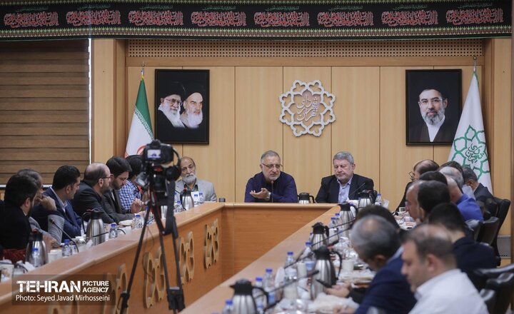 نشست رئیس شورای اطلاع‌رسانی دولت با شهردار تهران