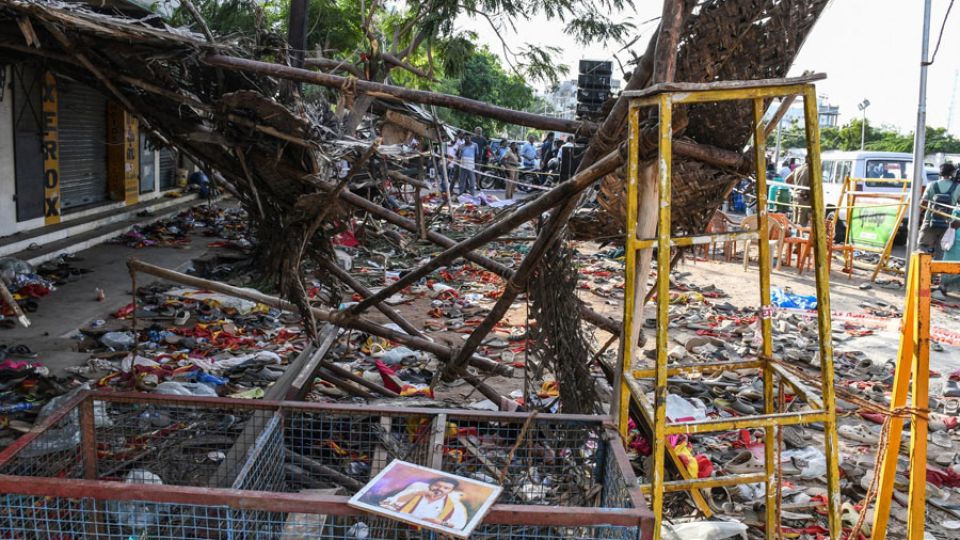 7 killed, over 12 injured in India temple stampede