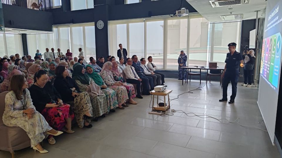Brunei police’s cybercrime briefing equips bank frontliners to spot scam victims