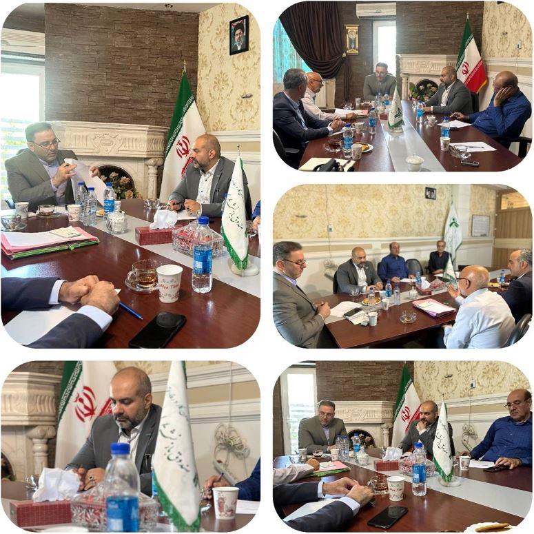 نشست مشترک کانون بازنشستگان استان کرمانشاه با مدیریت شرکت بیمه دی