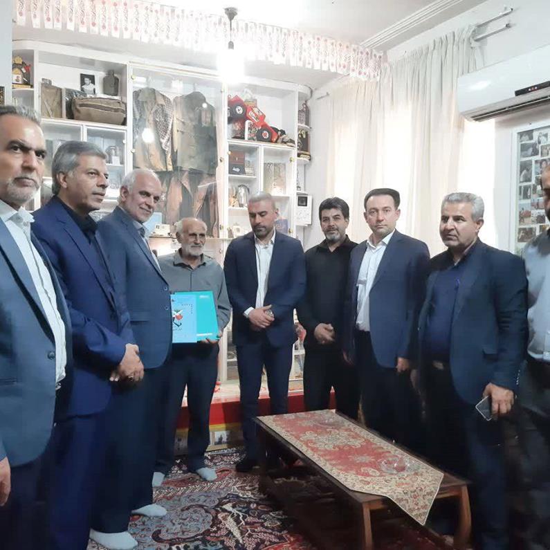 بیمه دی وظیفه اصلی خود را خدمت به خانواده های معظم شهدا و ایثارگران می داند