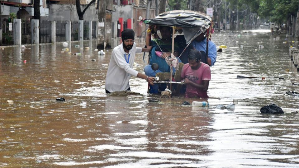 Heavy rain cripples life in Delhi-NCR, flooding roads and disrupting flights