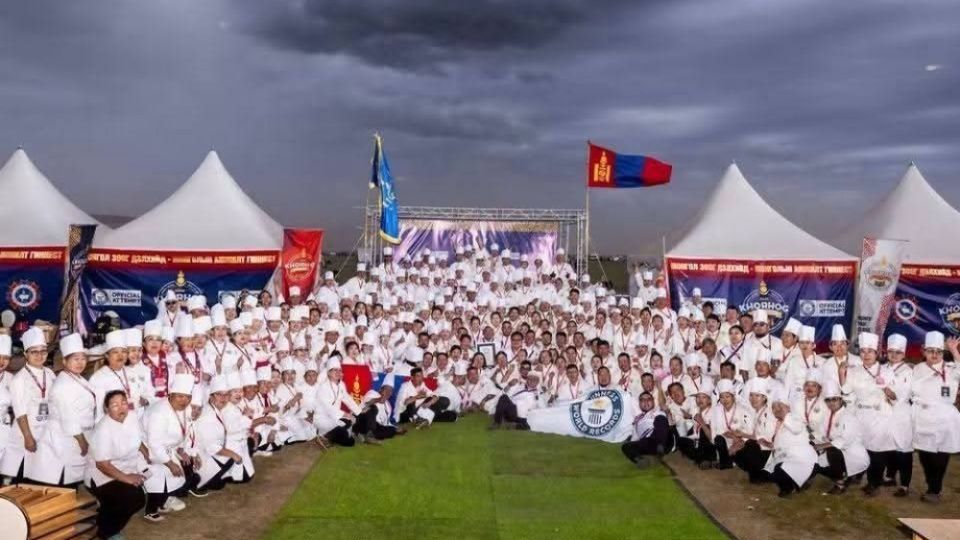 Mongolian barbeque dish khorkhog sets Guinness World Record