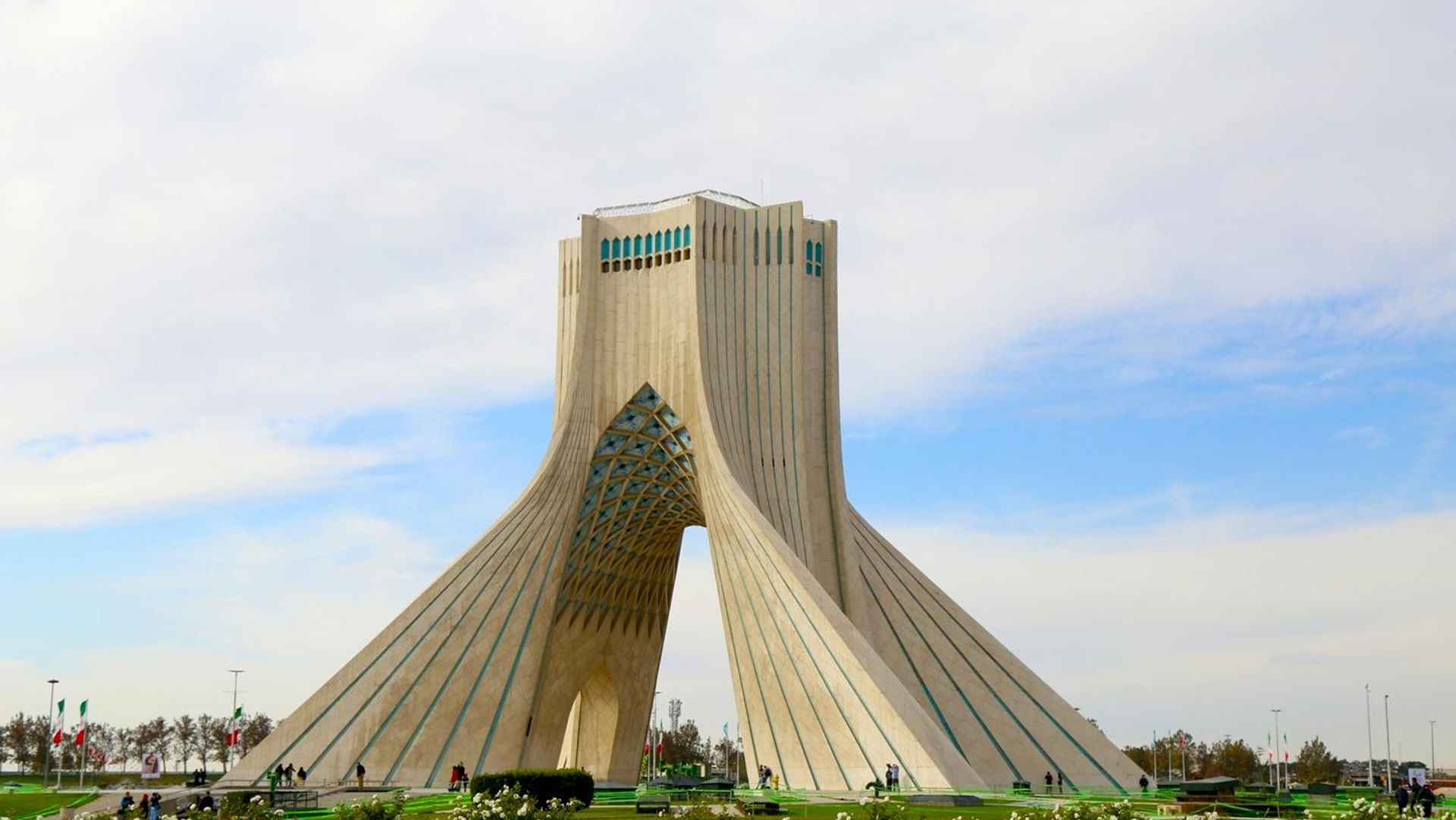 رئیس الوزراء القطری یزور طهران لبحث تخفیض التصعید فی هرمز
