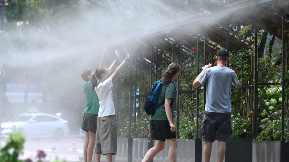 Heat, rain, repeat: Late-summer heat persists as rain hits parts of South Korea