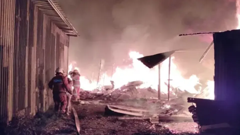 Massive fire razes 70 structures at village market in Malaysia’s Sabah