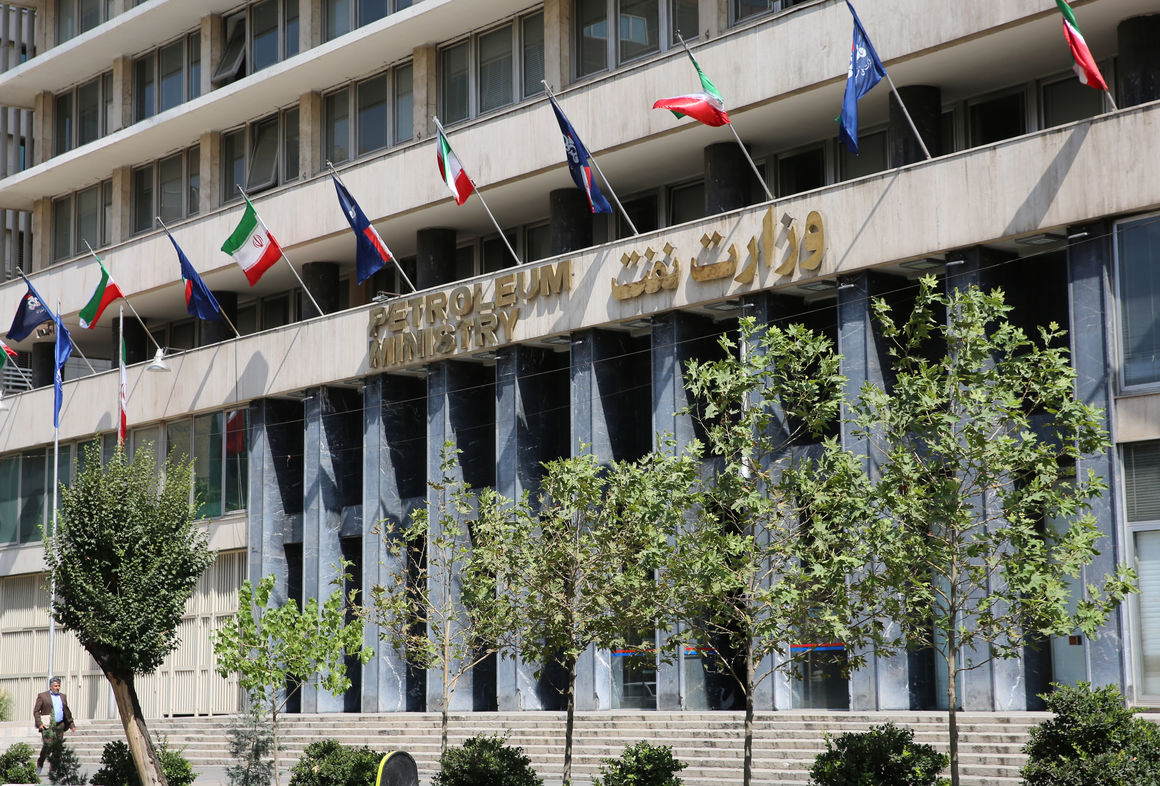 بازی عجیب بعضی از رسانهها در زمین دشمن