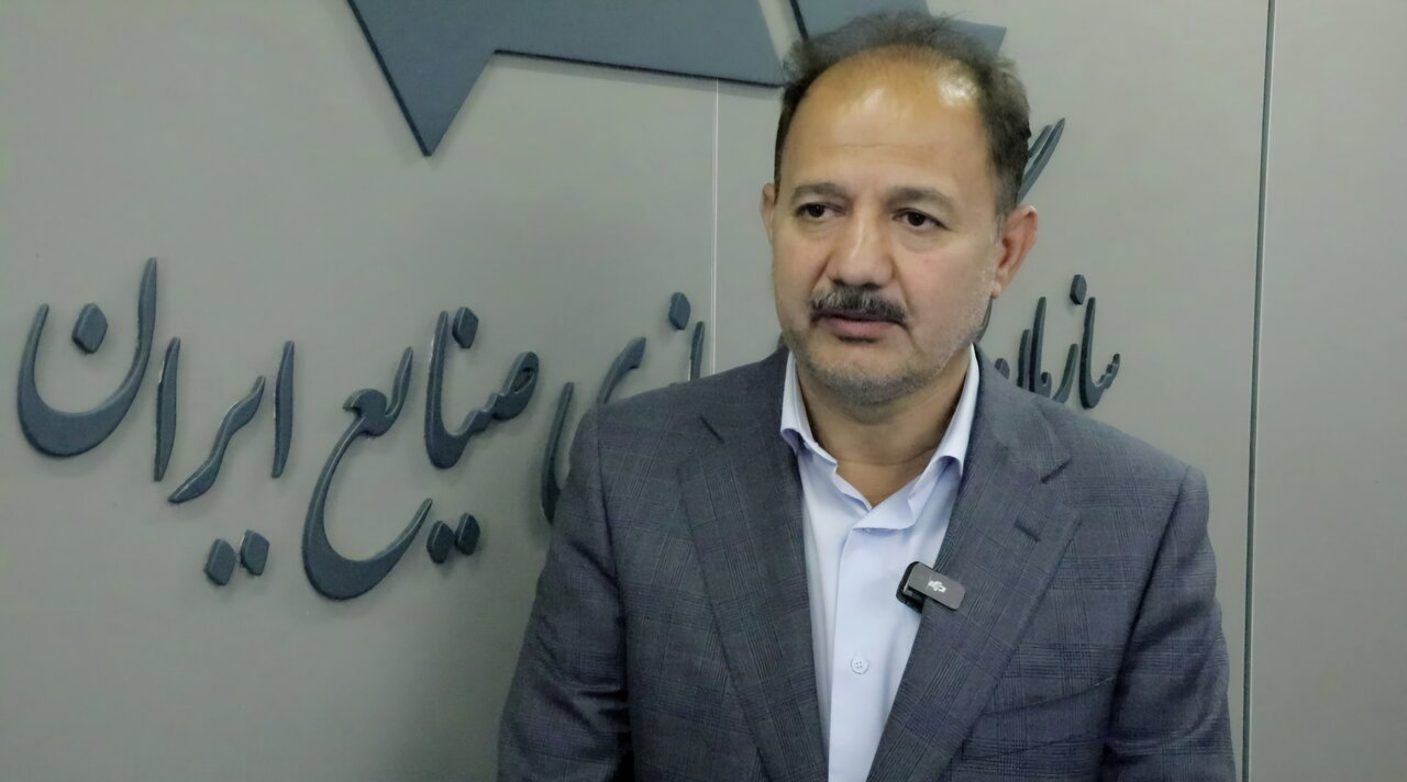 خودروسازان برای عرضه خودروهایشان؛ مصرف‌کننده را به گروگان می‌گیرند