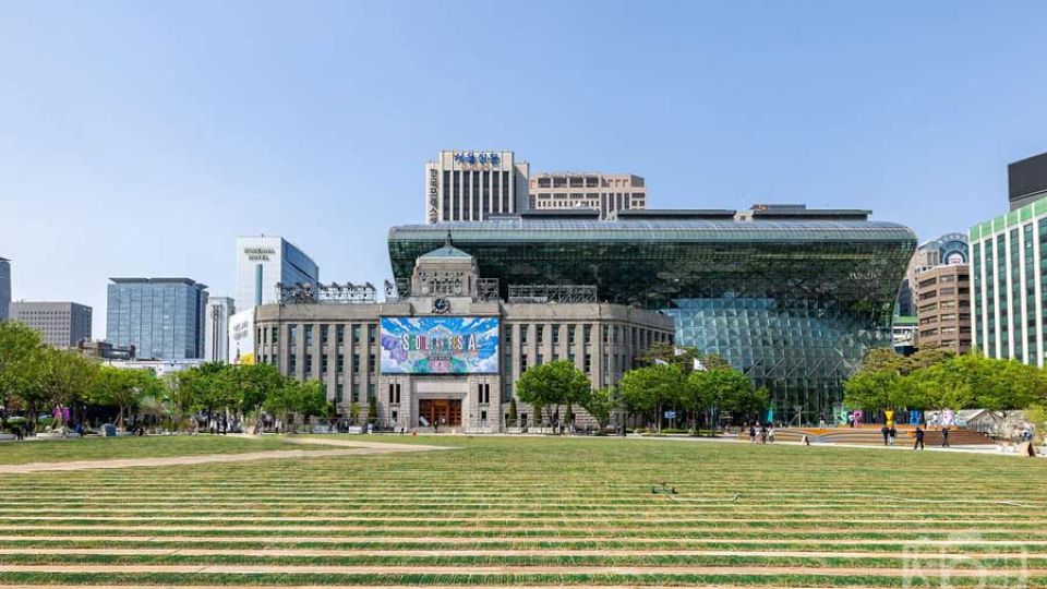 Too young for a pension, too old for youth aid: Seoul eyes midlife savings plan