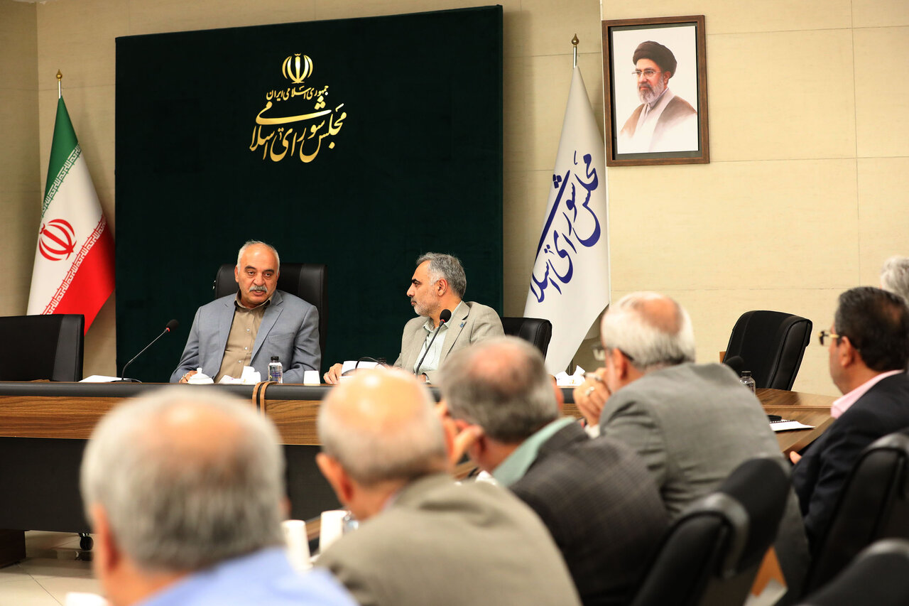 مصطفوی: پیام‌نور می‌تواند در جذب دانشجویان خارجی نقش‌آفرینی کند/ ناجی: تأمین مسکن اعضای هیأت علمی و کارکنان پیام‌نور در حال پیگیری است
