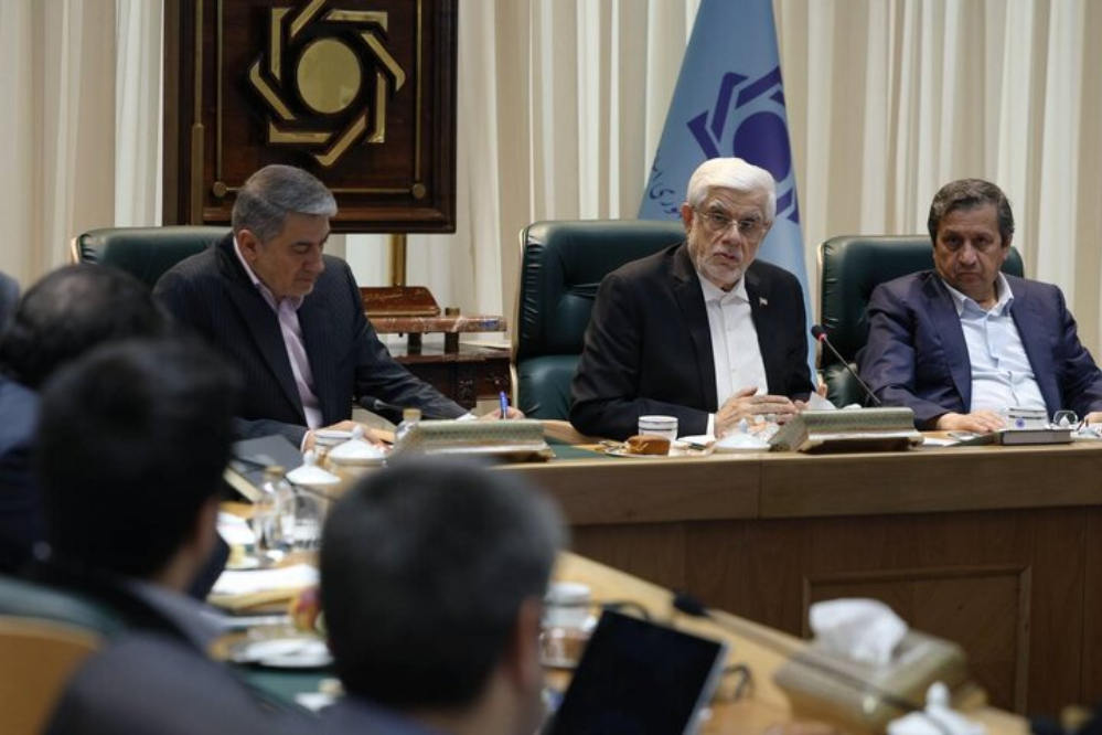عارف: جنگ اقتصادی دشمن را با «فرماندهی واحد» خنثی میکنیم