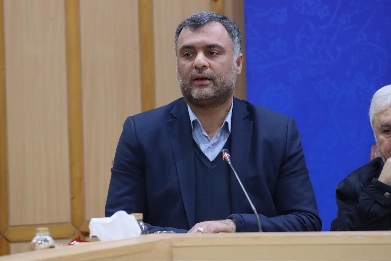 بازدید رحمتزاده از نمایشگاه الکامپ / بررسی موانع و ظرفیتهای صنایع دیجیتال و الکترونیکی
