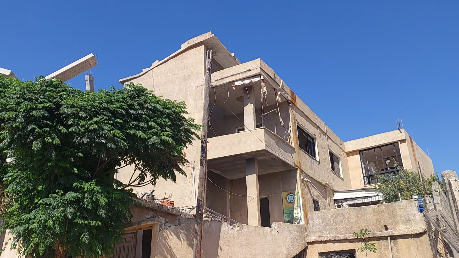 الدمار لم یمنع العوده.. أهالی زوطر الغربیه یتمسکون بأرضهم فی جنوب لبنان