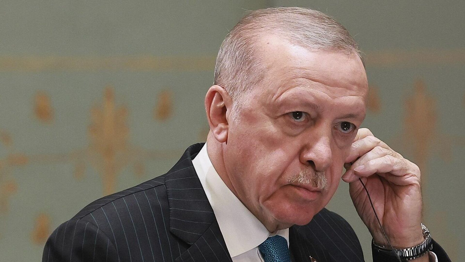 أردوغان: العالم بأسره یدفع ثمن الصراع حول إیران