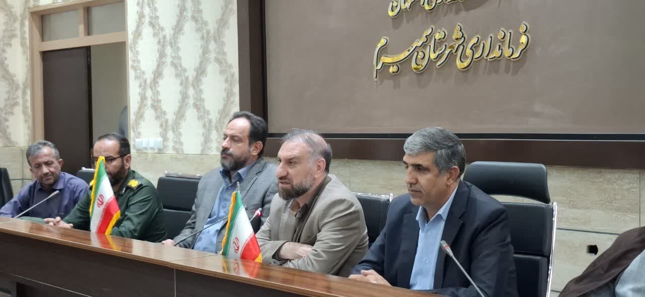 جشنواره سیب سمیرم باید با رویکردی متفاوت و در شأن ظرفیت‌های شهرستان برگزار شود