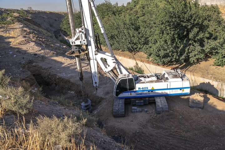 ساماندهی تردد خودروهای سوخترسان با احداث پل دسترسی به انبار نفت