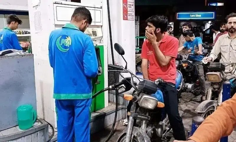 افزایش قیمت بنزین در پاکستان