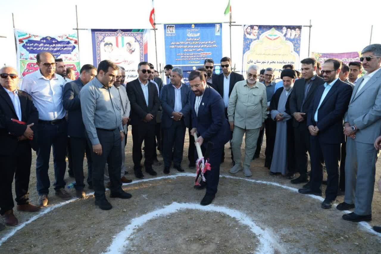 عملیات اجرایی هفت نیروگاه خورشیدی با ظرفیت 21 مگاوات در جویم آغاز شد