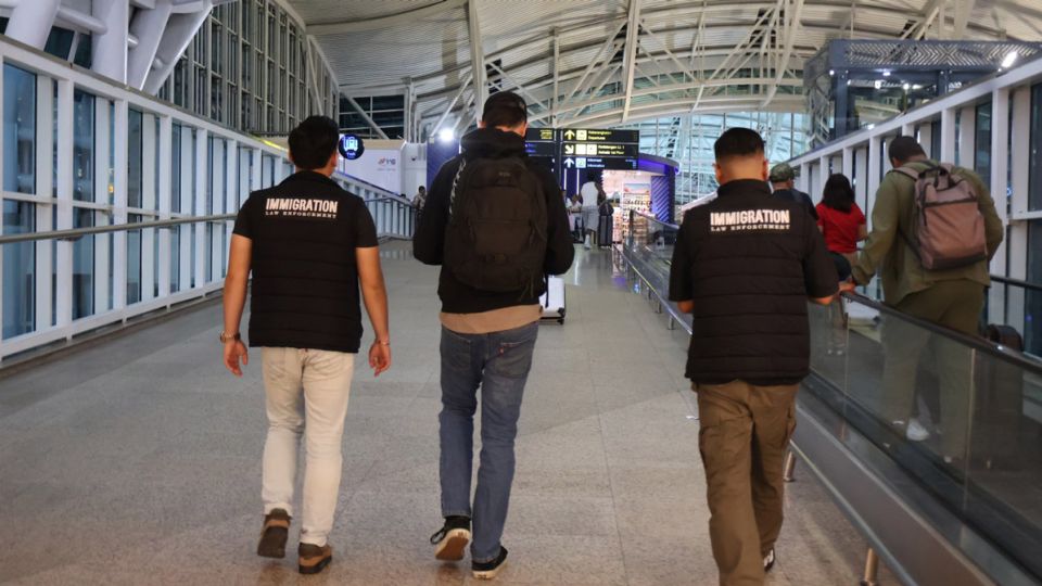 Deportation, 10 year ban for Australian who committed public sex act in Bali