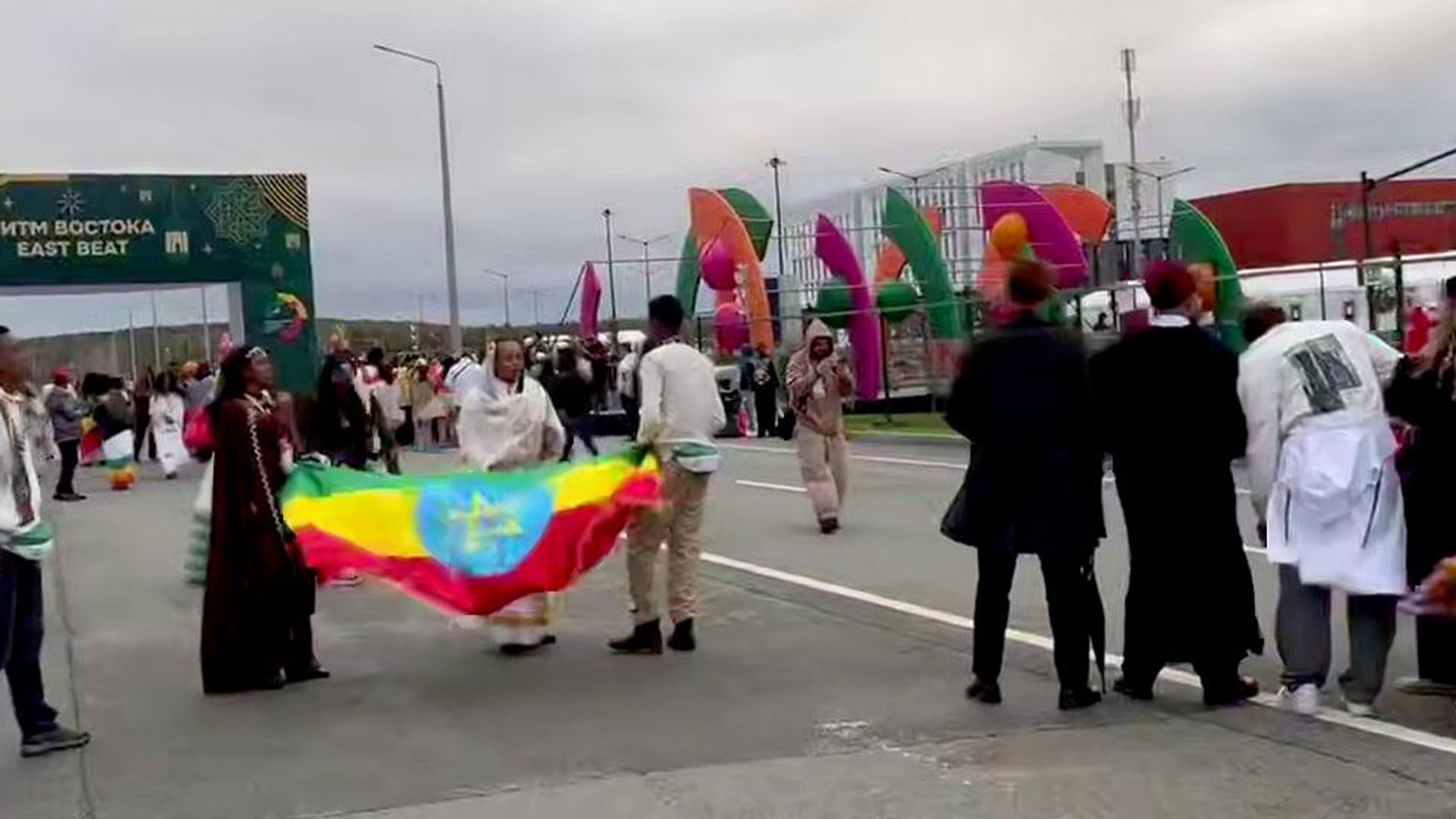 مهرجان الشباب العالمی یجمع ثقافات العالم فی "موکب شباب العالم"