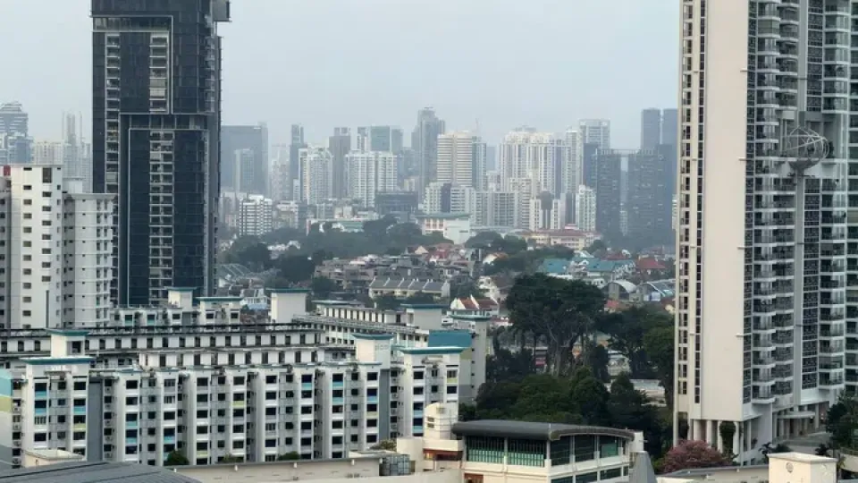Air quality in all 5 regions of Singapore in the unhealthy range