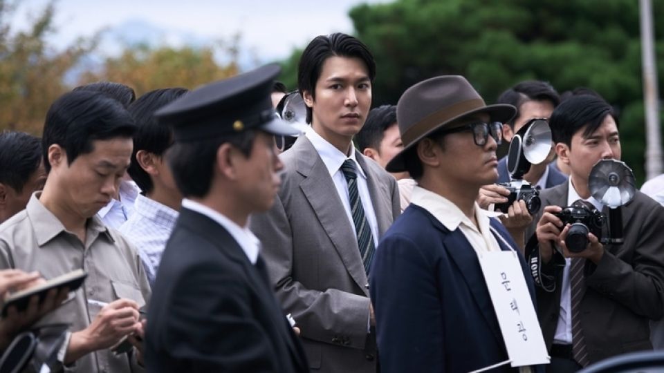 Lee Min-ho knows he looks like money