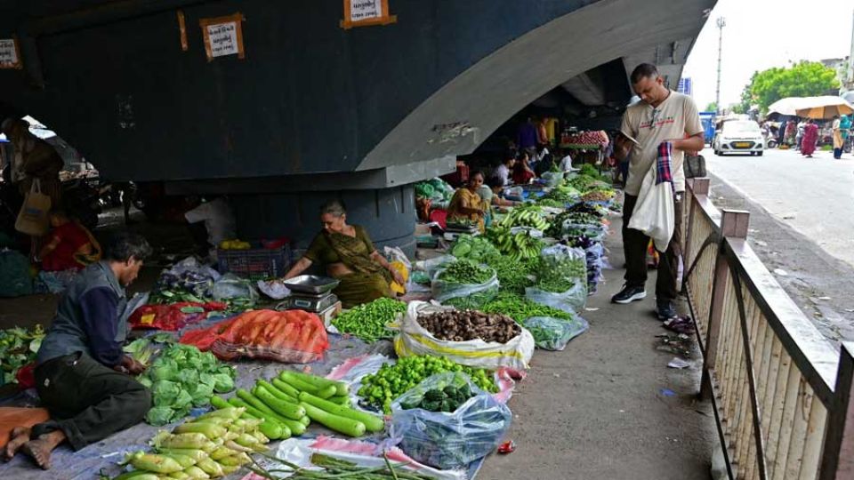 India’s wholesale inflation hits 9.92% in August as fuel, manufacturing costs rise