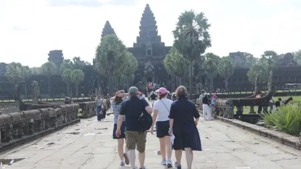 Cambodian PM rules out casinos for Siem Reap, orders review of the Kingdom’s 100+ gaming licenses