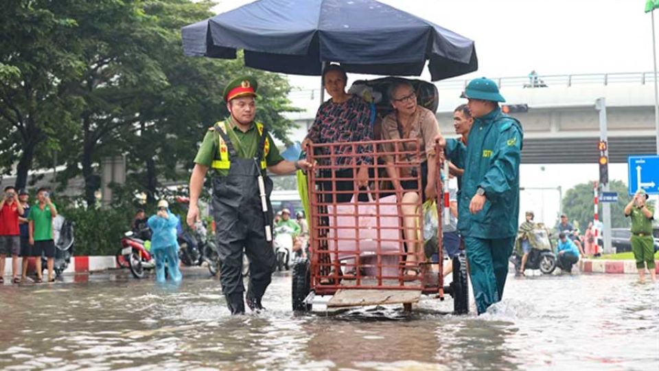 Floods kill three people, inundate 16,000 houses in Vietnam northern, central region