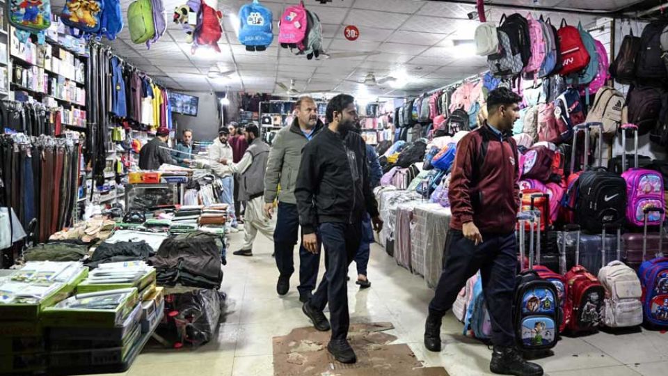 Markets to close at 9pm as Pakistan reintroduces austerity measures for fuel conservation