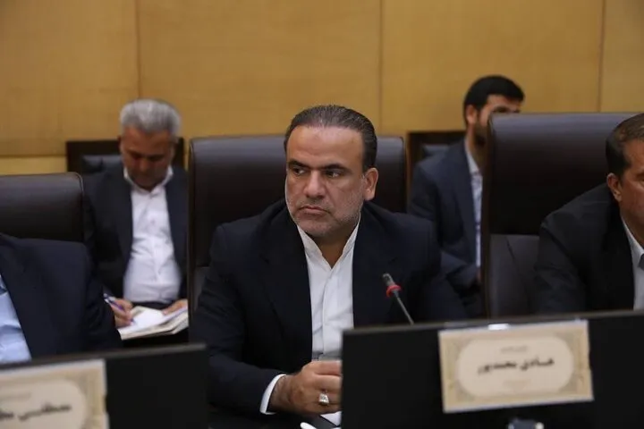 صندوق‌های درآمد ارزی؛ راهکار هدایت دلارهای راکد به چرخه تولید/ تضمین پرداخت ارزی اصل و سود، شرط جلب اعتماد مردم