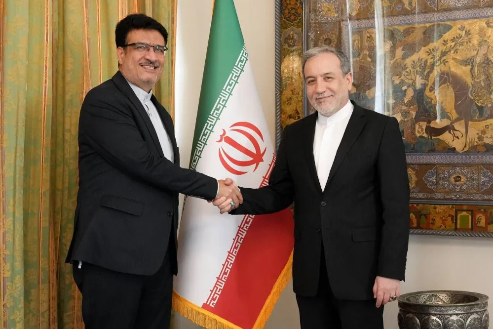 سفیر جدید ایران در قزاقستان با عراقچی دیدار کرد