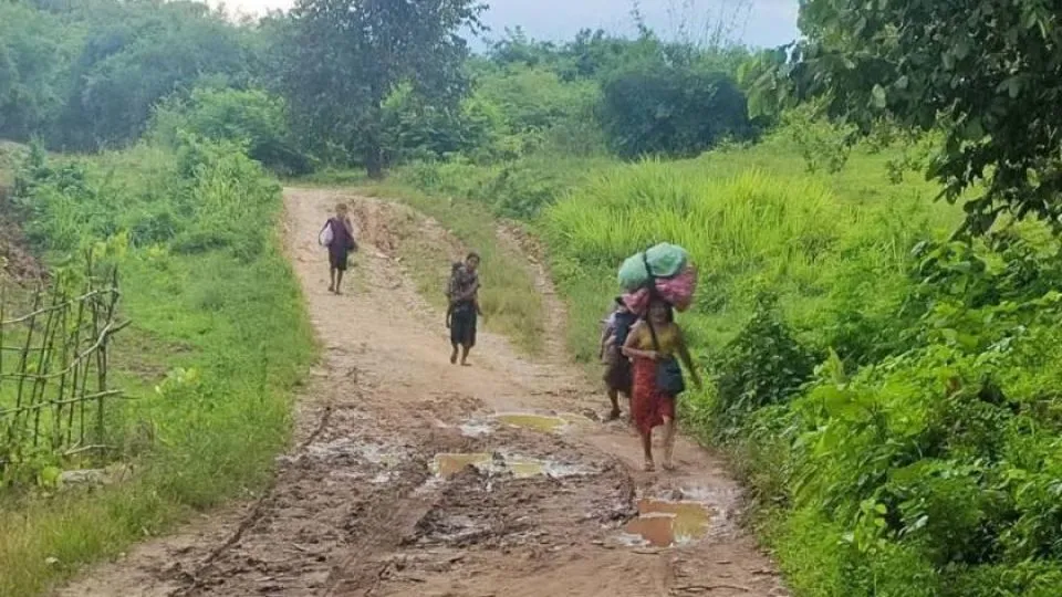 Clashes break out in Myanmar’s Ottwin Township, residents flee to safety, with casualties reported