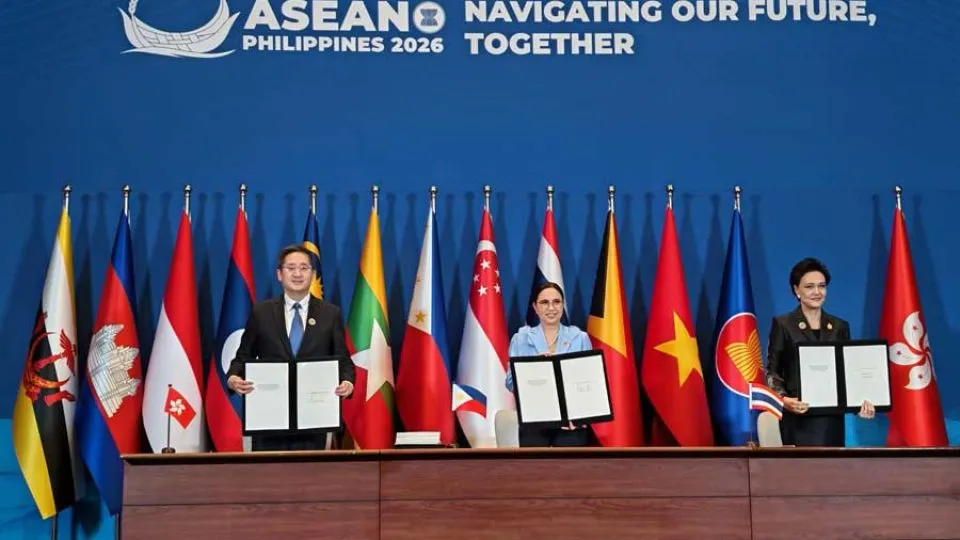 Hong Kong inks protocol to amend ASEAN investment deal
