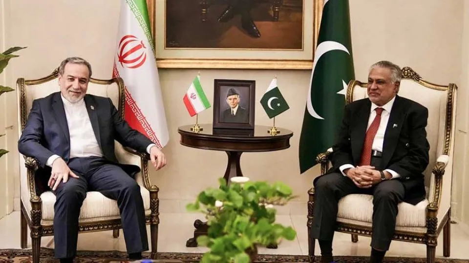 Pakistan Deputy PM Dar stresses importance of uninterrupted energy supplies in phone call with Iran Foreign Minister Araghchi